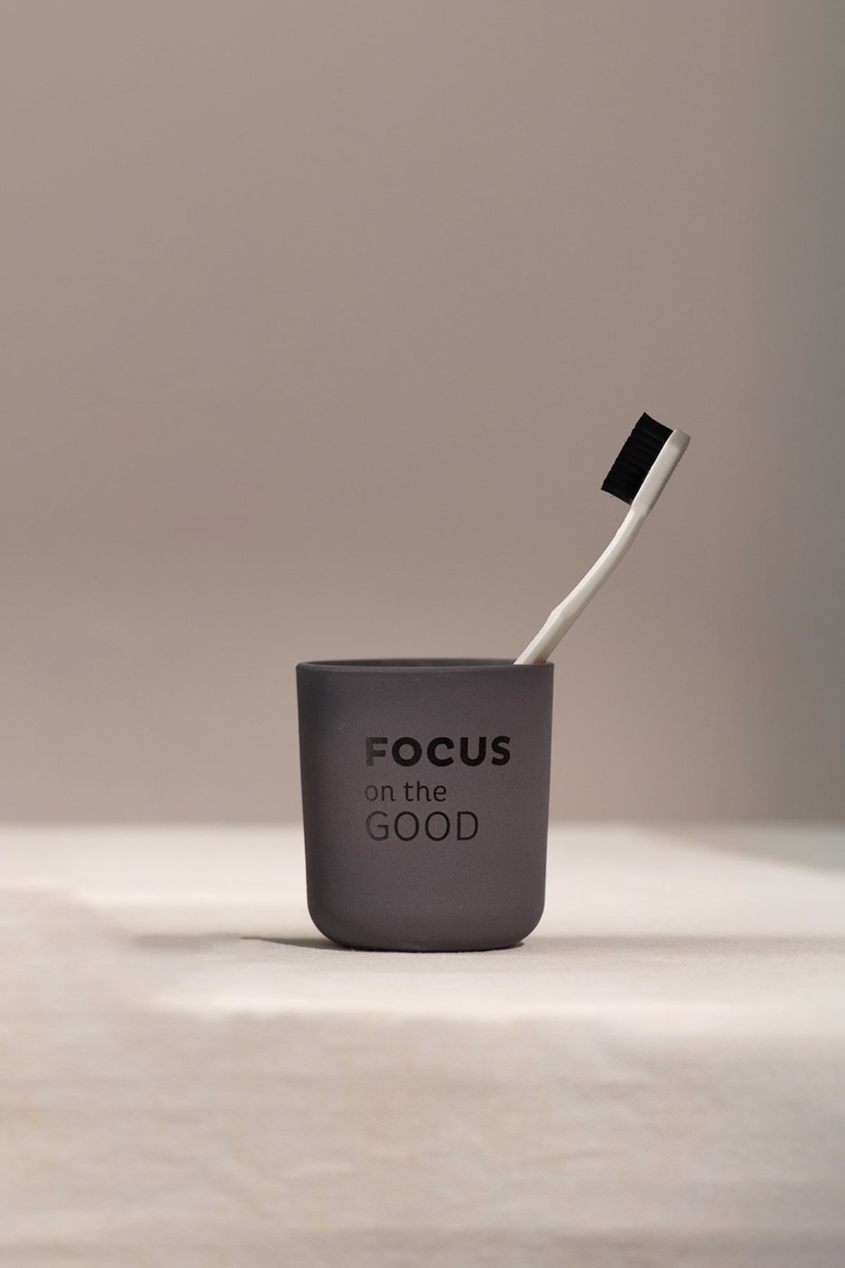 Serenity Sıvı Sabunluk ve Diş Fırçalık Seti Füme