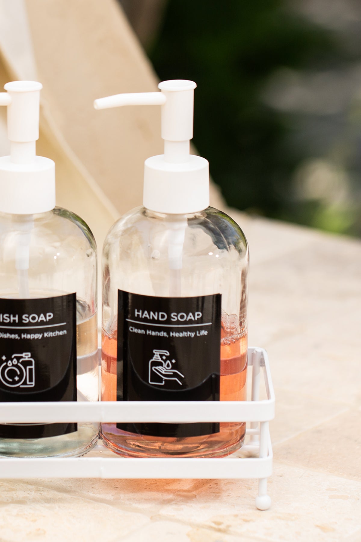 Black Beyaz Metal Kare Stantlı 2'li Sıvı Sabunluk Seti 420 cc