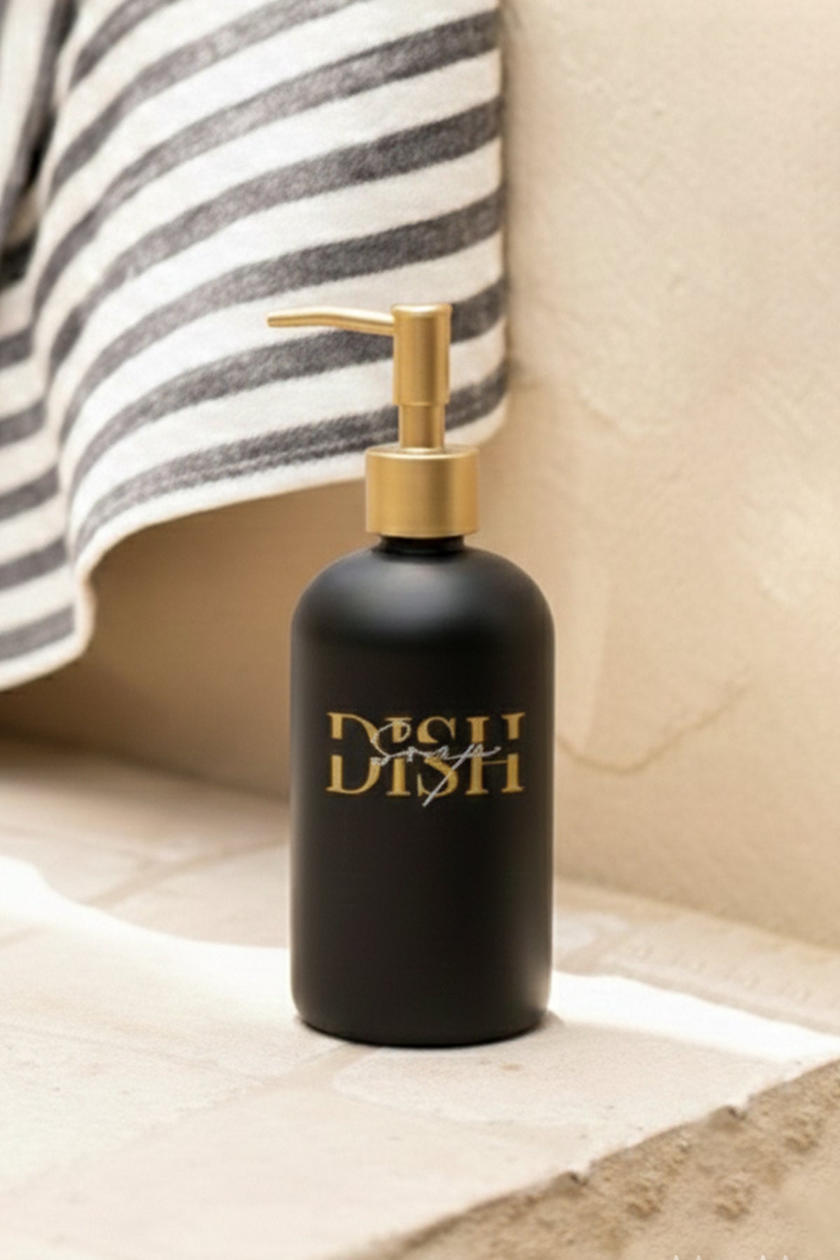 Essential Siyah Metal Ahşap Kulplu Stand 2'li Sıvı Sabunluk Seti Siyah 420 cc