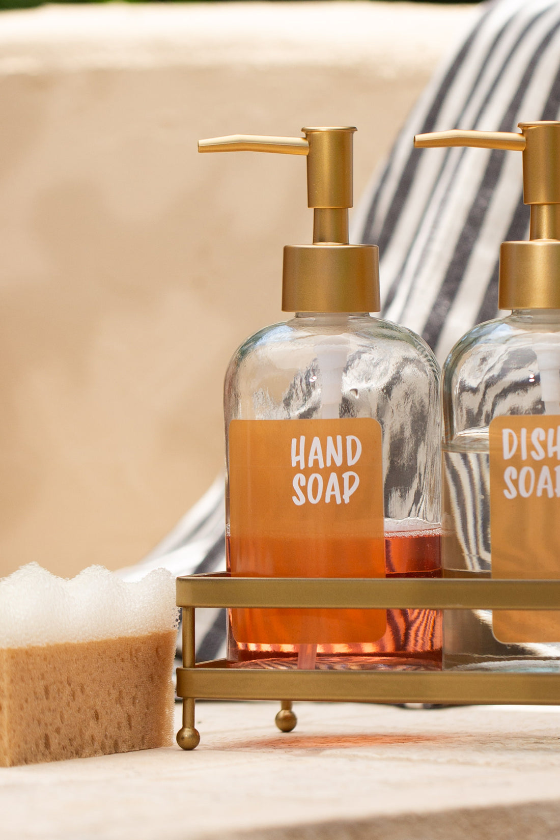 Zen Gold Metal Kare Stantlı 2'li Sıvı Sabunluk Seti 420 cc